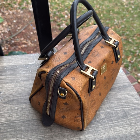 MCM - Picture 2 of 14